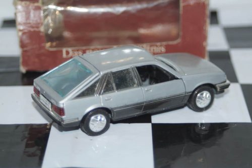 Gama opel ascona / vauxhall cavalier sr silver 1141 in 1:43 scale