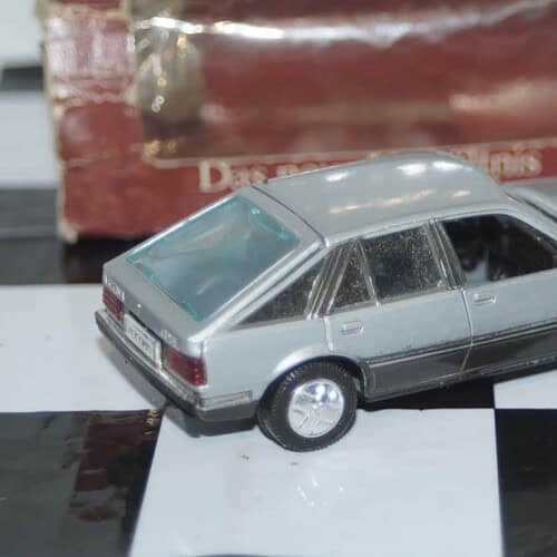 GamaOpelAscona/VauxhallCavalierSRSilverin:scale