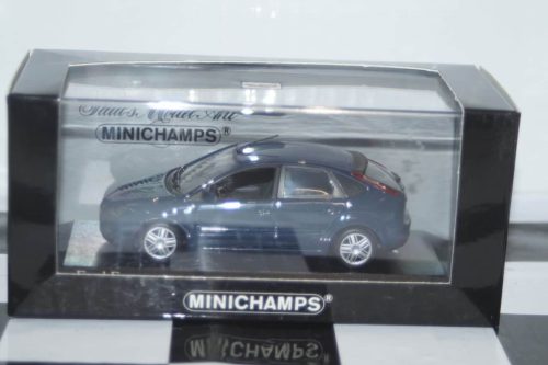 Minichamps Ford Mondeo Hatchback Red LHD MIN 082070 1:43