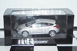Minichamps Ford Mondeo Hatchback Red LHD MIN 082070 1:43