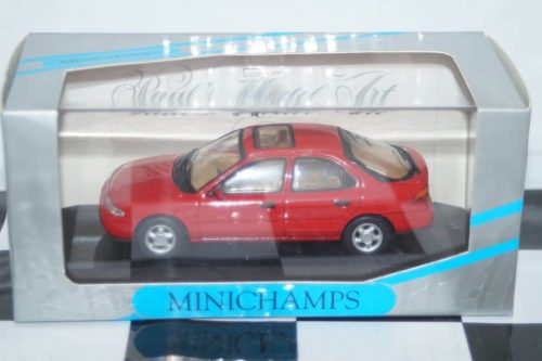 Minichamps Ford Mondeo Hatchback Red LHD MIN 082070 1:43