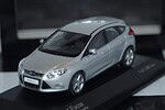 Minichamps Ford Mondeo Hatchback Red LHD MIN 082070 1:43