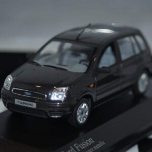 Minichamps ford mondeo hatchback red lhd min 082070 1:43