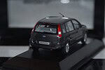Minichamps ford mondeo hatchback red lhd min 082070 1:43