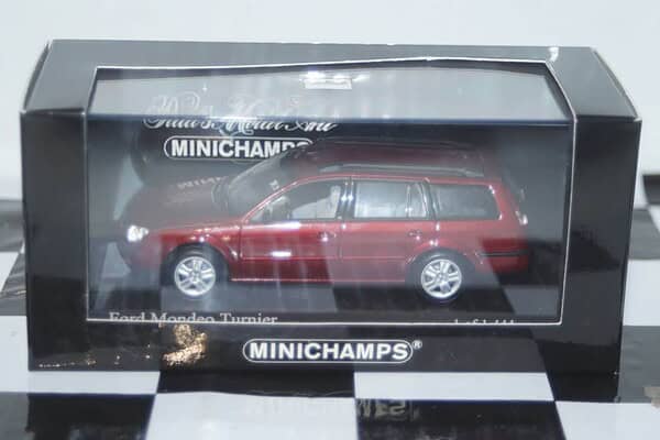 MinichampsFordFiestaMkBlueDoorLHD:Diecast