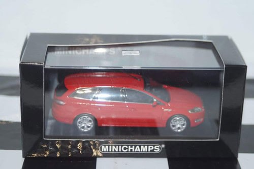 Minichamps Ford Mondeo 5 Door Estate Red LHD 1:43 Diecast