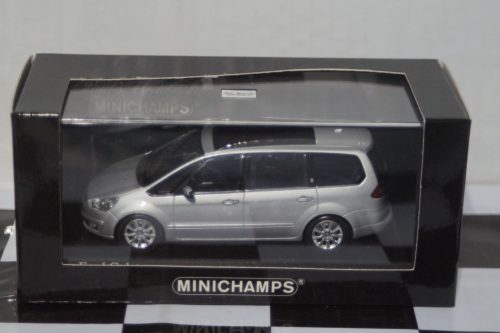 Minichamps ford mondeo 5 door estate red lhd 1:43 diecast