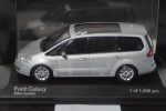 Minichamps ford mondeo 5 door estate red lhd 1:43 diecast