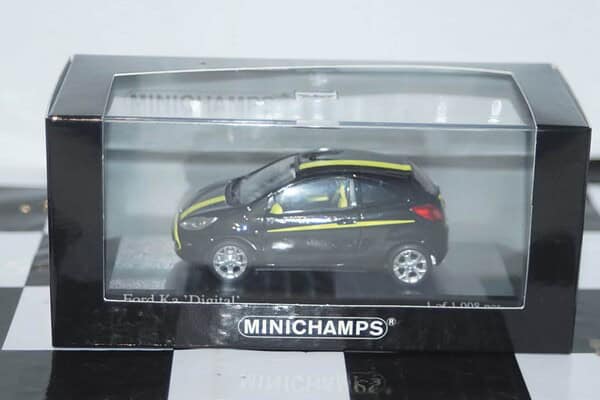 MinichampsFordStreetKARedDoor: