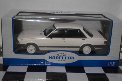 Model car group ford granada 2.8 white mcg18262