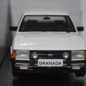 Model car group ford granada 2.8 white mcg18262