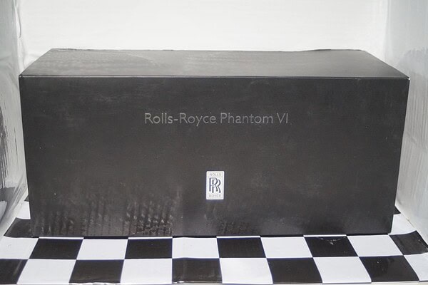 Rolls Royce Phantom 6 Queen Elizabeth Edition RR10RY 1:18 Diecast