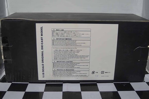 Rolls Royce Phantom 6 Queen Elizabeth Edition RR10RY 1:18 Diecast