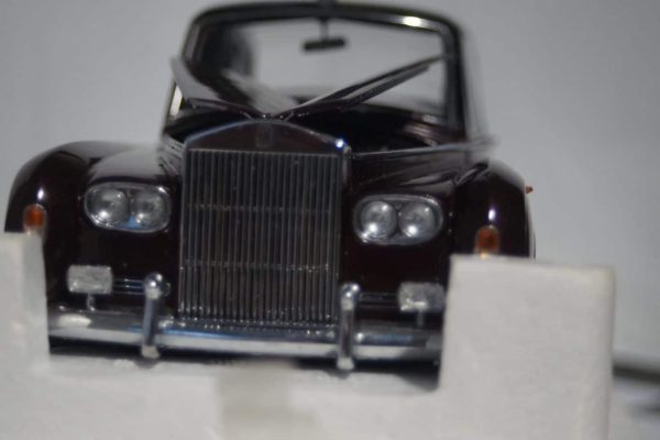 Rolls Royce Phantom 6 Queen Elizabeth Edition RR10RY 1:18 Diecast