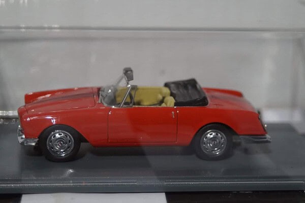 NEO Models Facel Vega Facellia Red NEO43414 1:43 scale