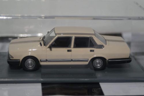 NEO Models Alfa Romeo 6 2500i NEO45608 1:43 scale