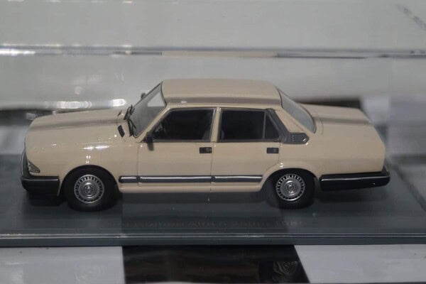 NEO Models Alfa Romeo 6 2500i NEO45608 1:43 scale