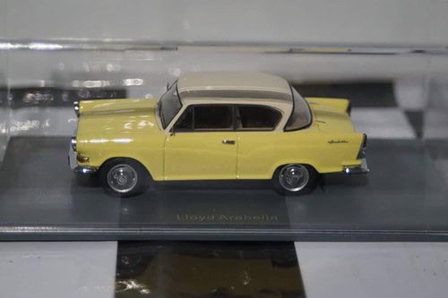 NEO Models Lloyd Arabella Yellow NEO43447 1:43