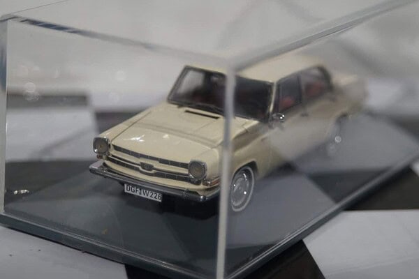 Neo models glas 1700 beige neo44226 1:43