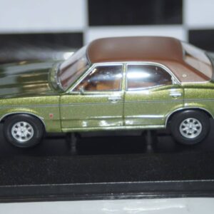 Vanguard ford cortina mk3 2.0 gxl green va10319 1:43 scale