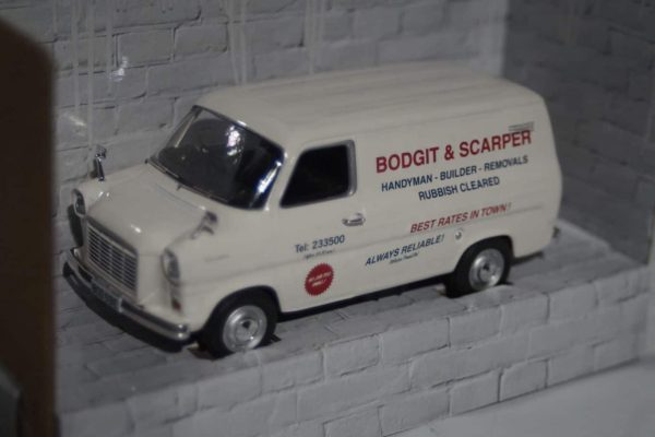 Corgi Ford Transit Tools for the Trade Bodgit and Scarper in 1:43 CC02722