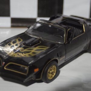 Greenlight Pontiac Trans am 1977 Smokey and the Bandit 1:24 Diecast 84013