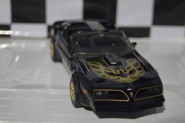 Greenlight Pontiac Trans am 1977 Smokey and the Bandit 1:24 Diecast 84013