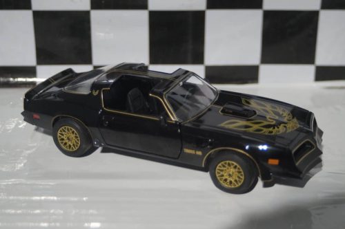 Greenlight Pontiac Trans am 1977 Smokey and the Bandit 1:24 Diecast 84013