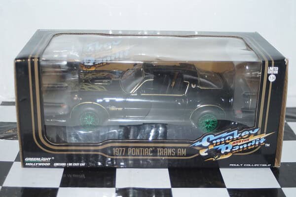 Greenlight Pontiac Trans am 1977 Smokey and the Bandit Green Wheels 1:24 Diecast 84013
