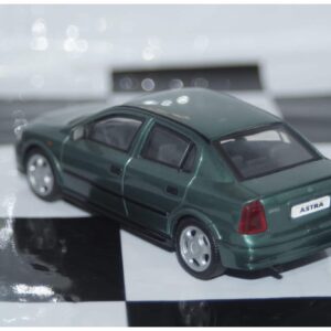 Schuco Opel Astra MK4 Saloon Green 1:43