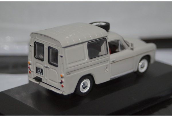 Whitebox Syrena 105 Bosto 1972 Van 1:43 WB212