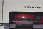 Minichamps Ford Focus 5 Door Hatch Fire red Dealer Edition 1:43