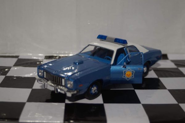Greenlight Plymouth Fury 1976 Smokey and the Bandit 1:24 Diecast 84102