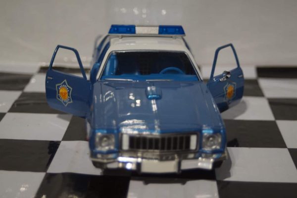 Greenlight Plymouth Fury 1976 Smokey and the Bandit 1:24 Diecast 84102