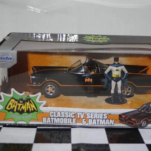 Jada TV Series Batmobile and Batman Die-Cast 1:24 – ‎98259