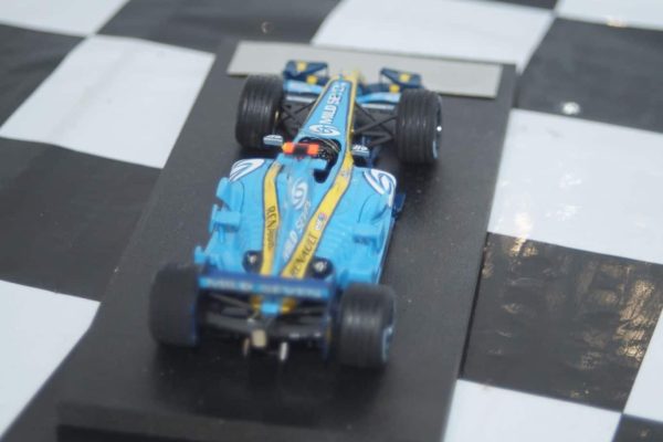 Automodel art renault r25 world champion f.alonso 2005 1/43 white metal built kit