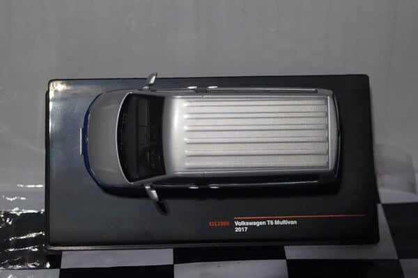 Ixo volkswagen multivan t6 2017 silver/blue diecast 1:43 clc390n