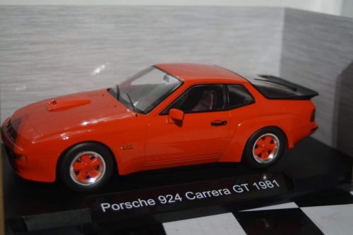 Model car group porsche 924 carrera gt red with red rims mcg18302