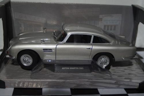 Solido aston martin db5 silver birch 1:18 diecast s1807101