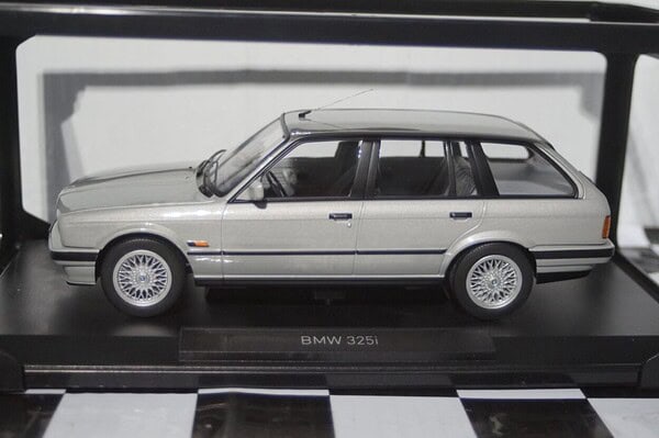 Bmw 325i touring 1991 silver 1:18 scale norev 183216