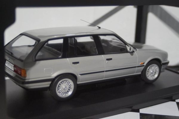 Bmw 325i touring 1991 silver 1:18 scale norev 183216