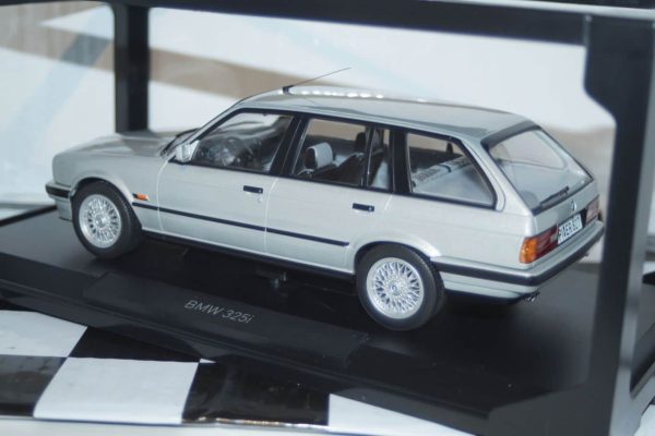 Bmw 325i touring 1991 silver 1:18 scale norev 183216
