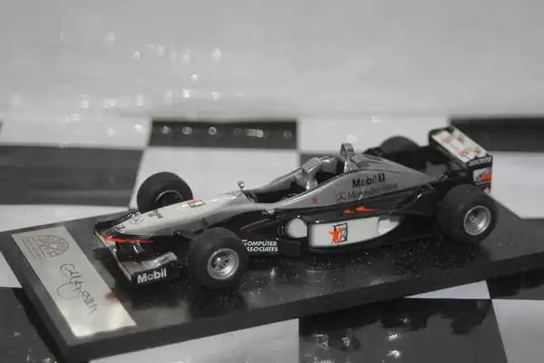 Automodel art mclaren mercedes mp4-98t british gp 98 1/43 white metal built kit