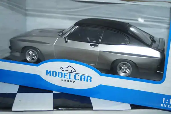 Model car group ford capri mk2 x pack silver/black mcg18349