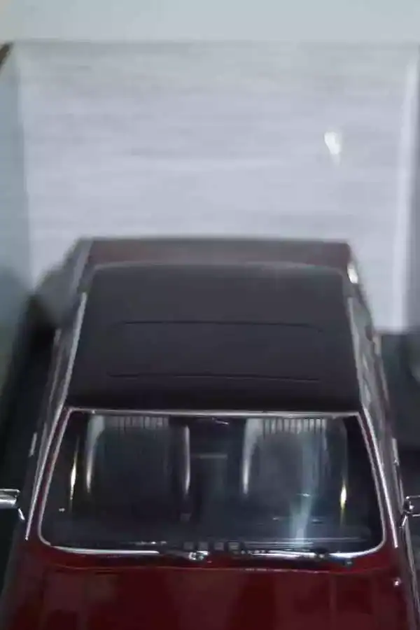 Model car group ford granada mk1 red/black mcg18393