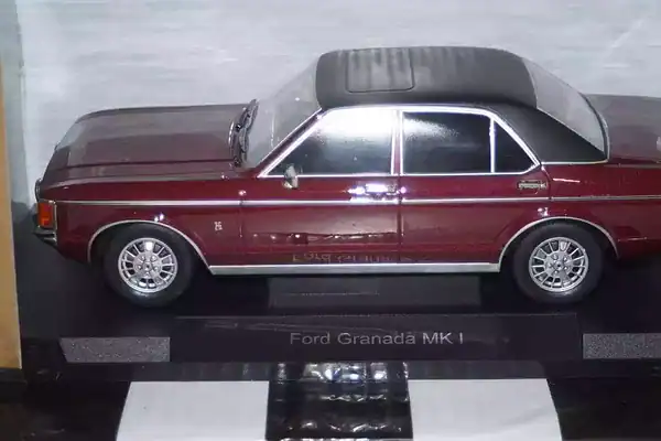 Model car group ford granada mk1 red/black mcg18393