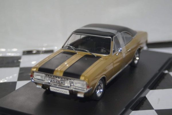 Whitebox opel commodore a gs/e coupe 1:24 wb124105-o