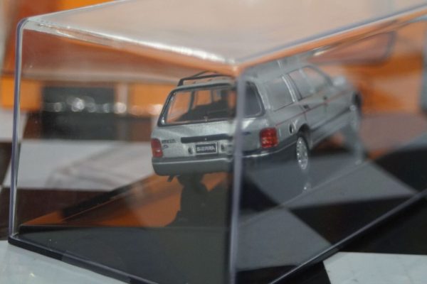 Ixo ford sierra ghia estate silver diecast 1:43 clc391n