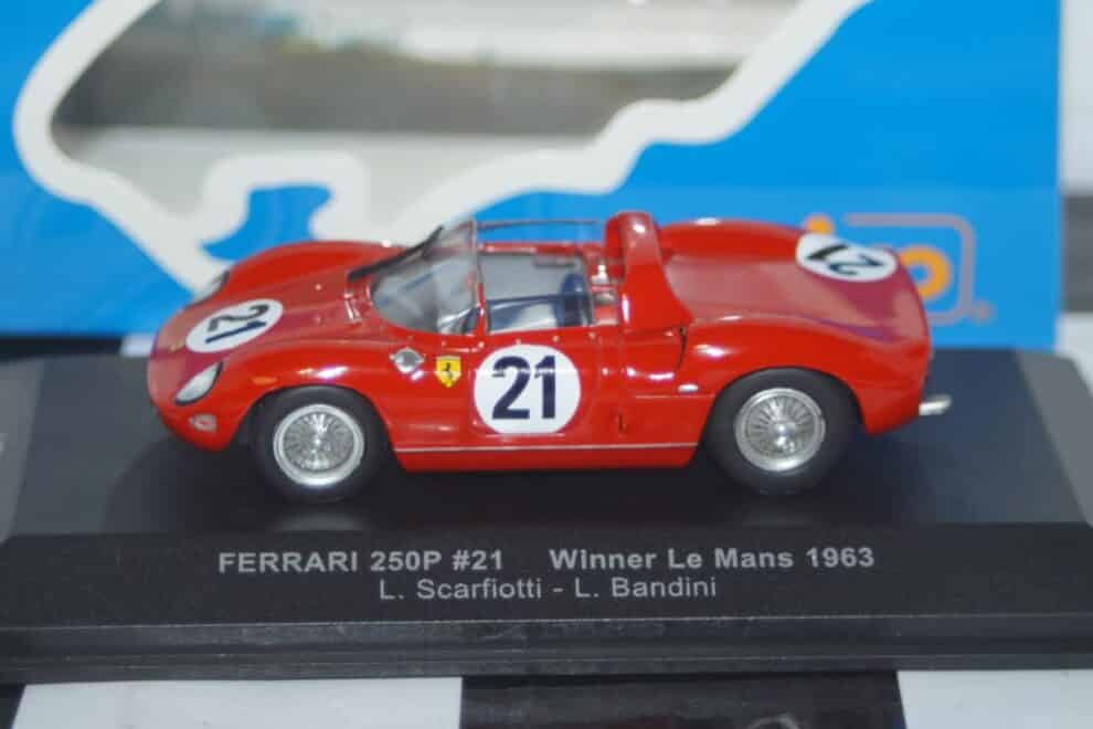 Art Model Ferrari 250P Spider #22 - 1/43 - Le Mans 1963 - P. Rodriguez/Maglioli - ART158-2