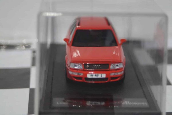 Top marques audi a4 avant rs2 red tm43-026c 1:43 scale resin